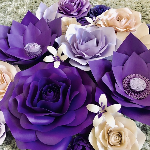Large Paper Flower Set - Picture 3 of 7